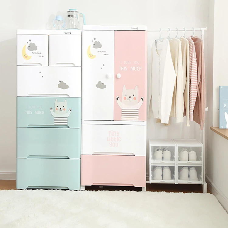 Opbevaringsskab til børnetøj